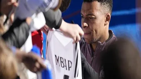 艾維左腿腓骨骨折手術成功，將於四週後接受復健評估